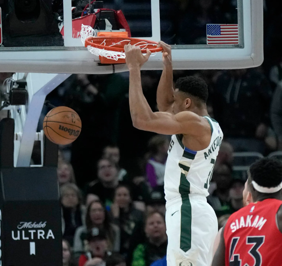 Adm4d – Milwaukee Bucks Lolos Playoff NBA 2025